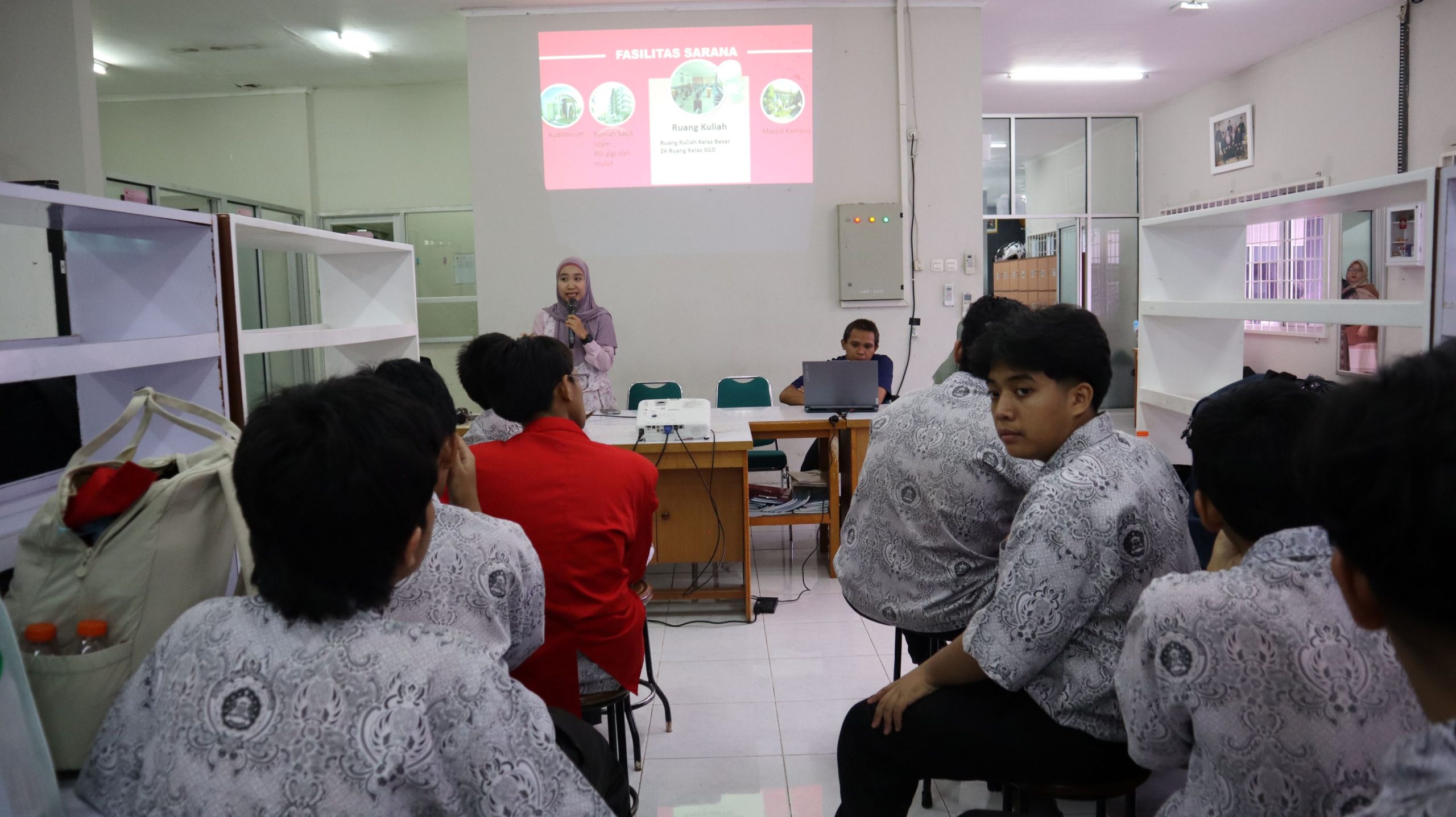 Fakultas Farmasi UNISSULA Terima Kunjungan Edukatif Siswa SMA QT Yanbuul Quran 1