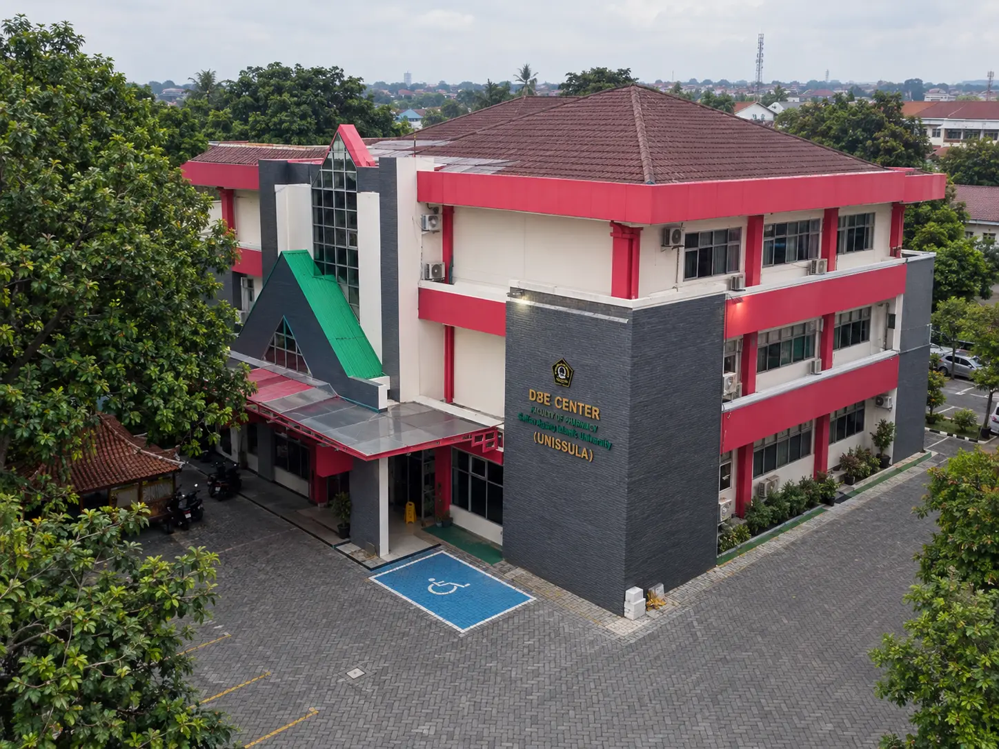Gedung Az-Zahrawi, Fakultas Farmasi UNISSULA